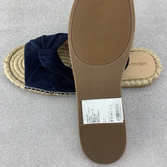 Kendall and Kylie Women’s Kkvira Mules - Picture 6 of 6